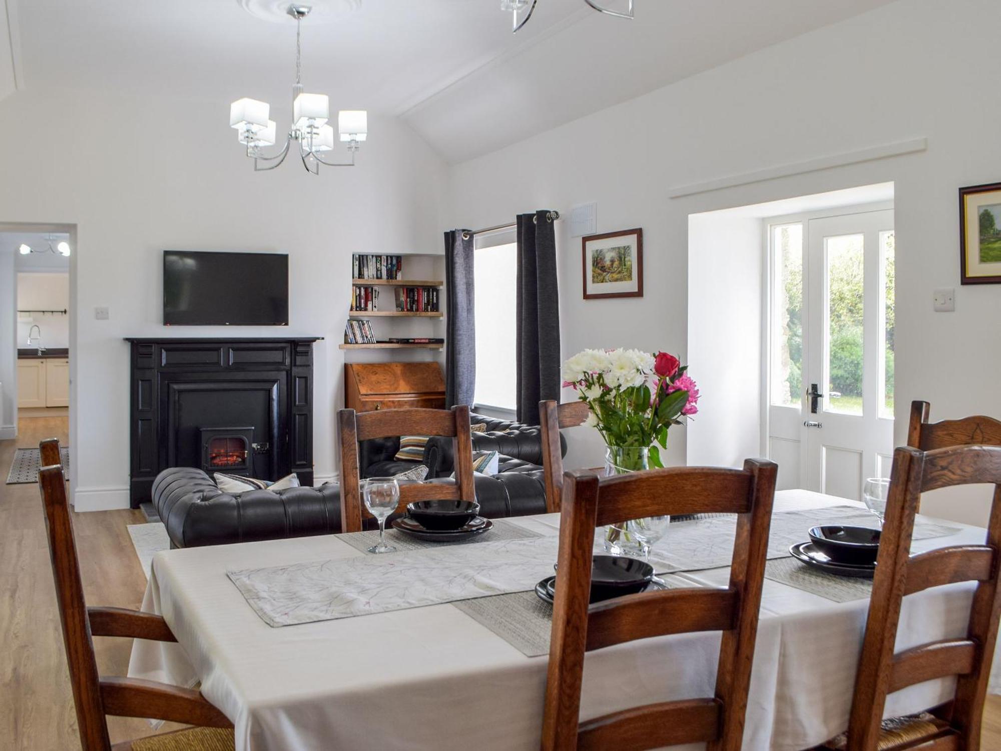 Tyn Y Coed Villa Betws Ifan Bagian luar foto